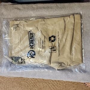 Kast extreme fishing gear revolver guide pants size XL, tan color